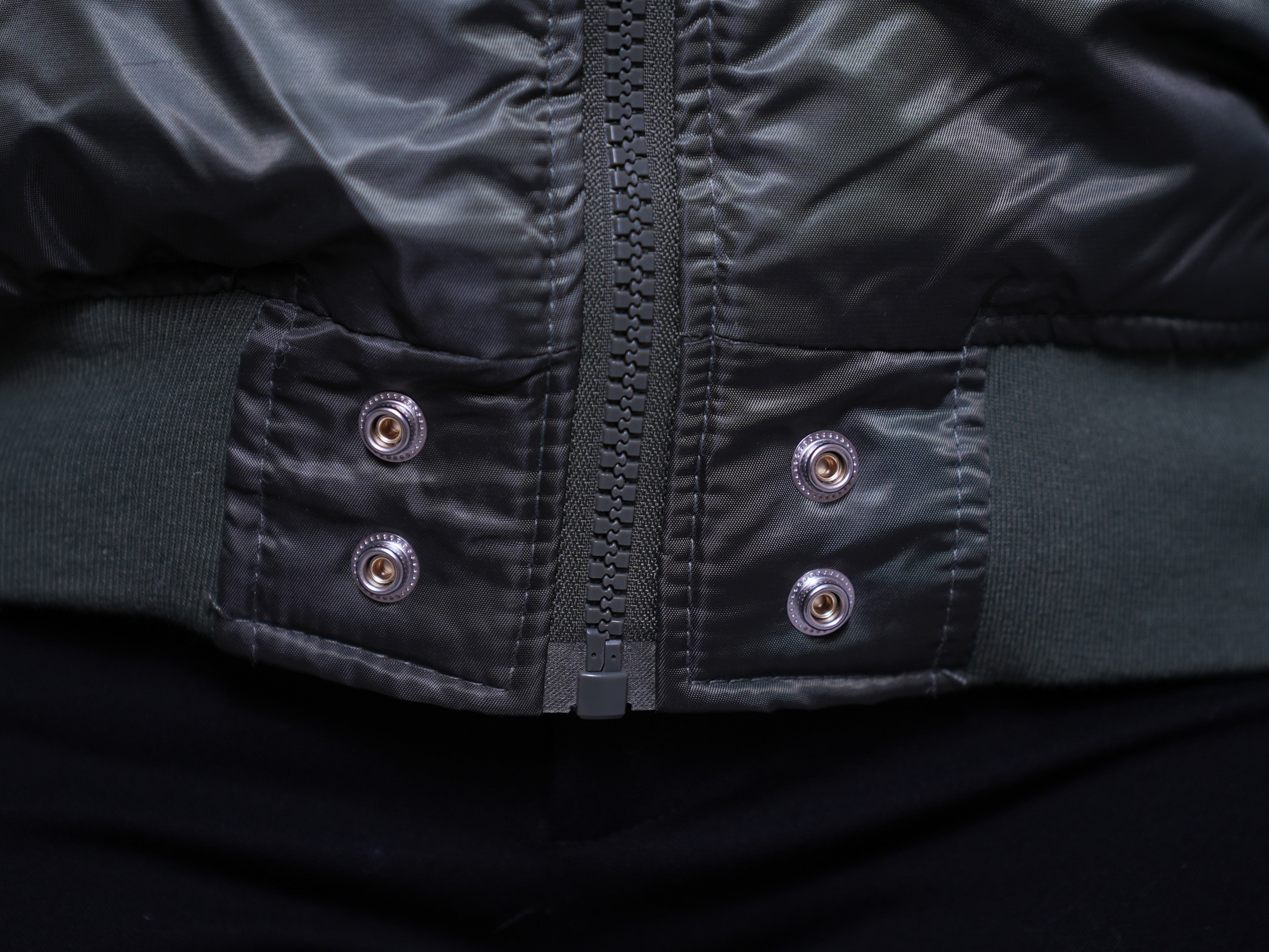 BRUTALISM BOMBER GREEN